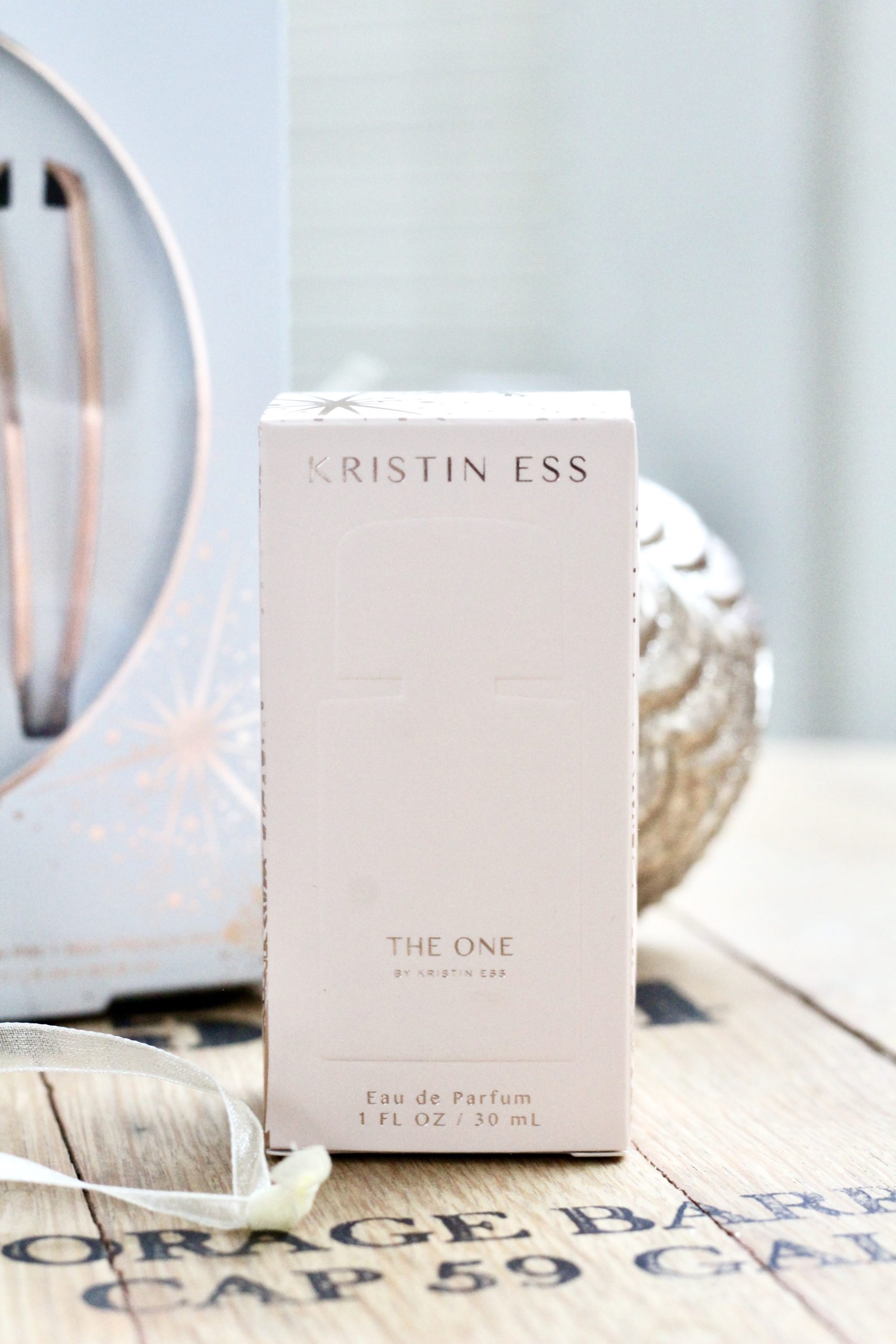 Kristin Ess the One perfume