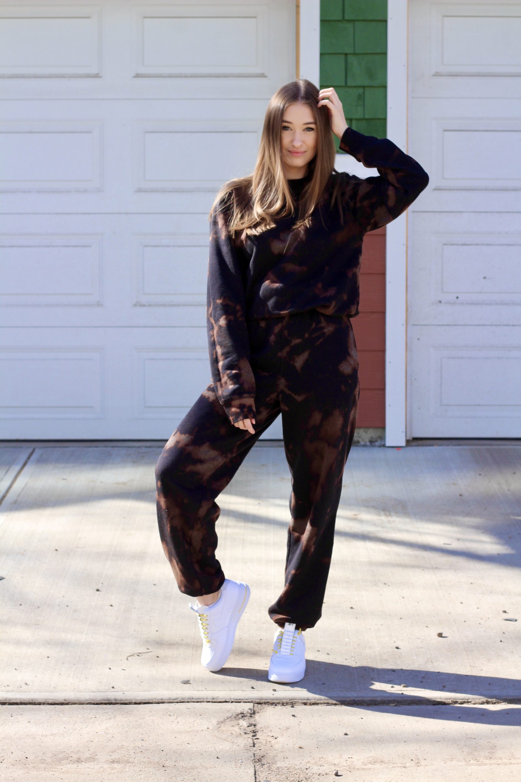 tie-dye sweatsuit