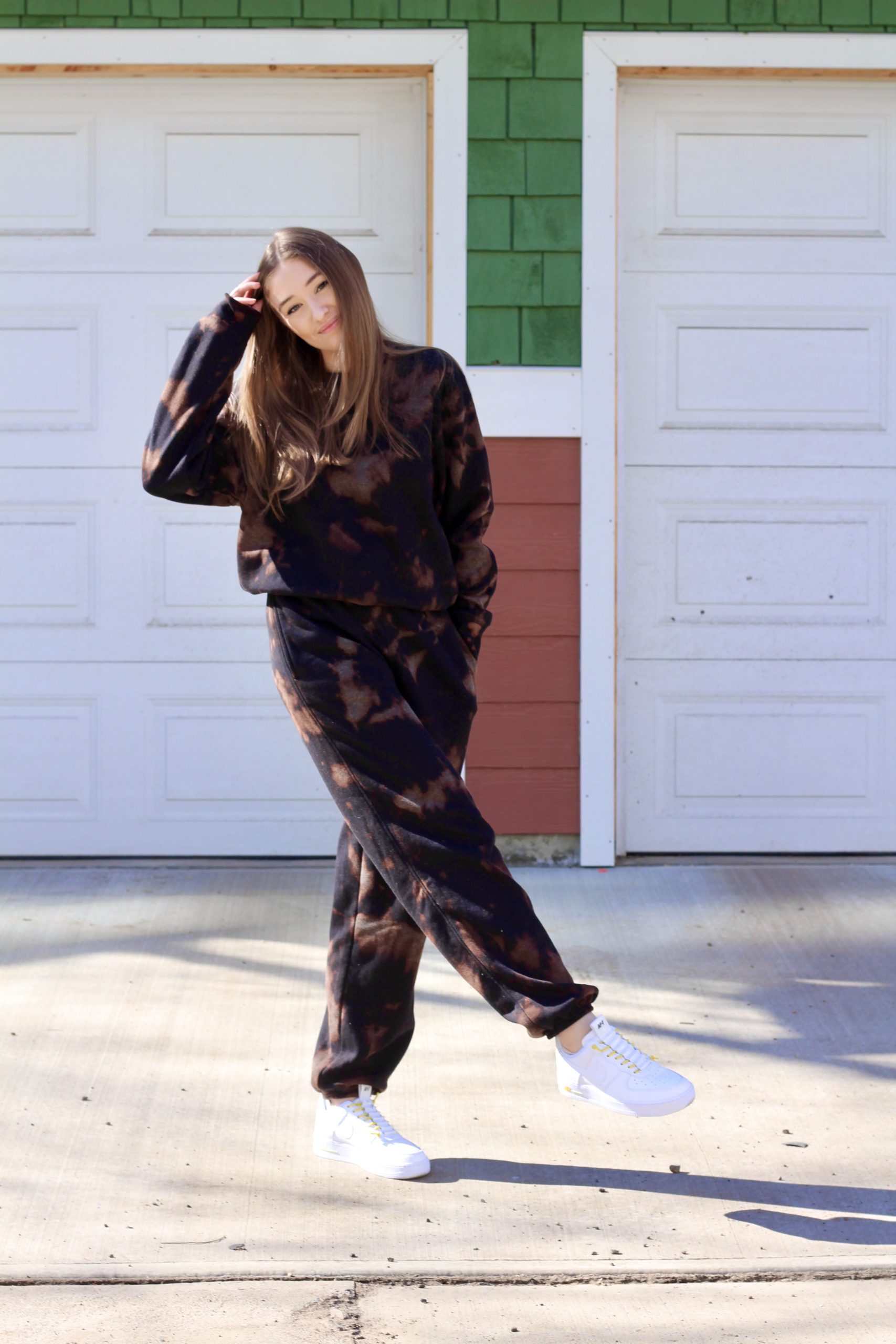 tie-dye sweatsuit