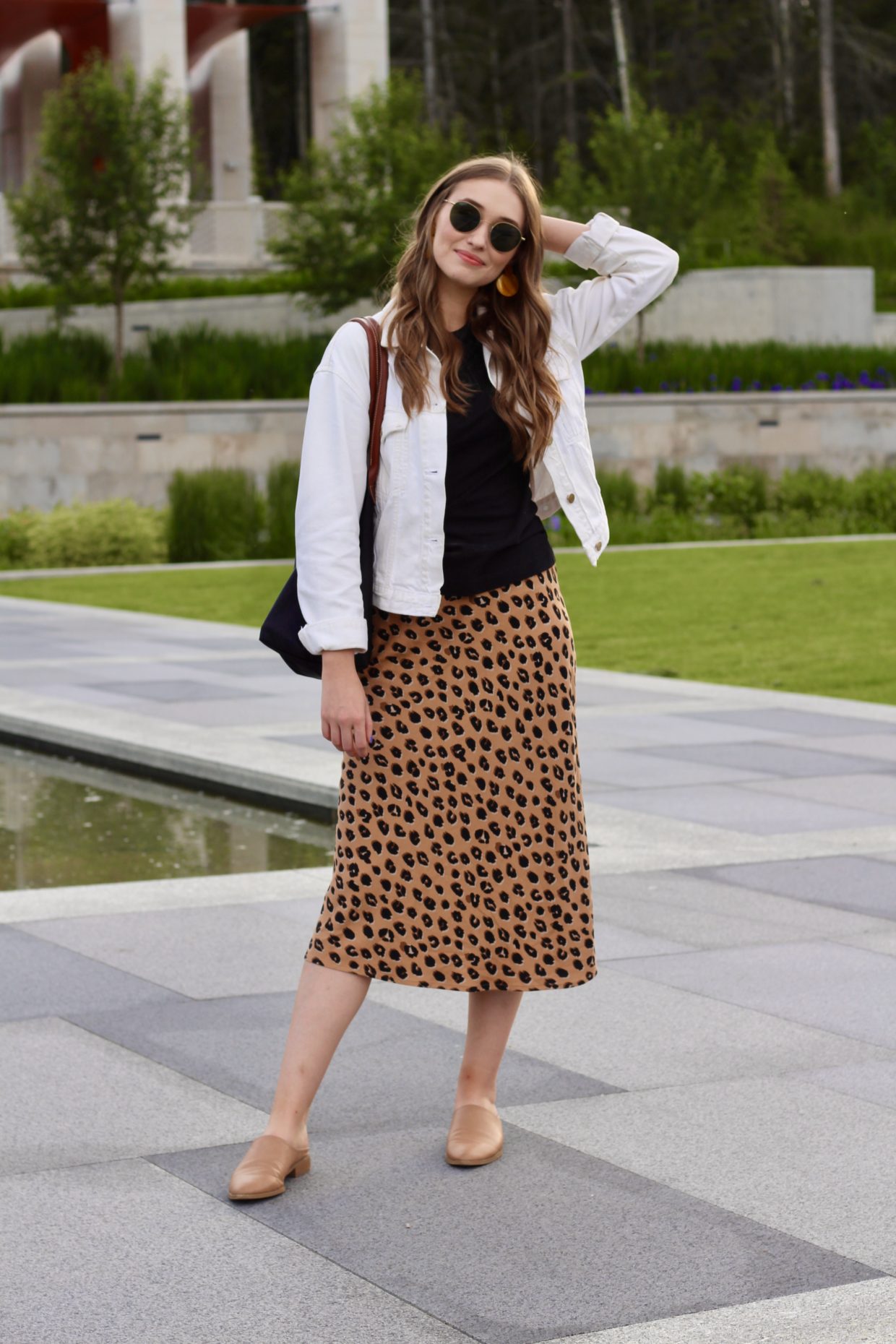 Leopard midi skirt outfit inspo white denim jacket