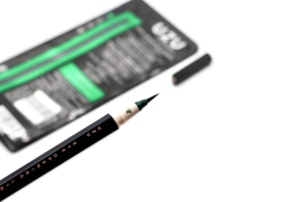 Uzu eye opening liner green black review