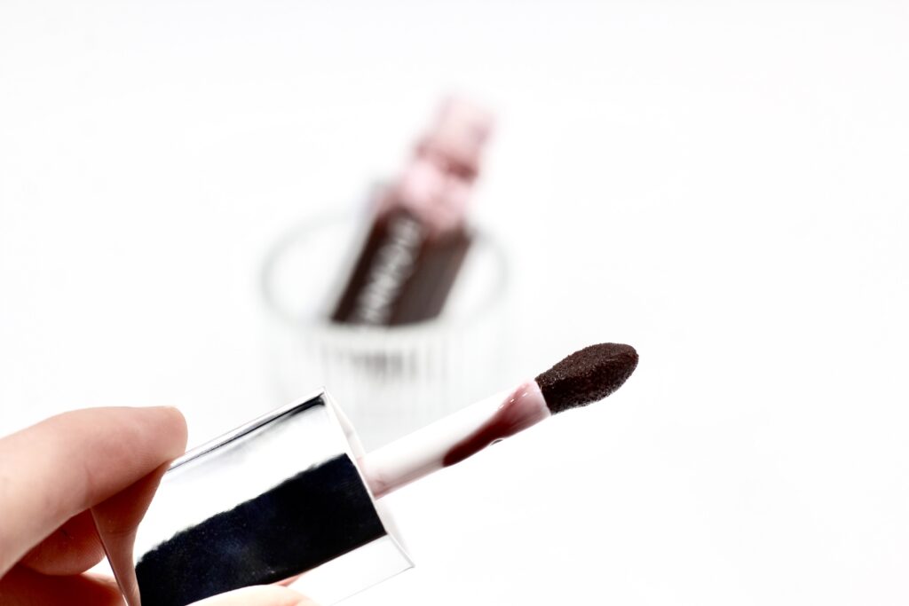 Clinique Pop Black Honey Cheek + Lip Oil swatches