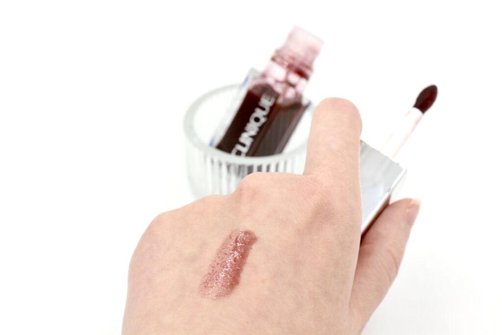 Clinique Pop Black Honey Cheek + Lip Oil swatches