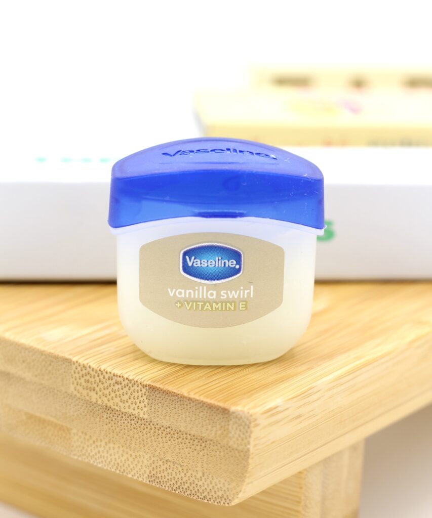 Vaseline Lip Therapy Vanilla Swirl