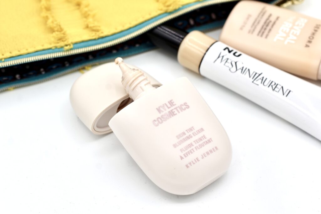 Best skin tint for oily acne prone skin lightweight natural finish