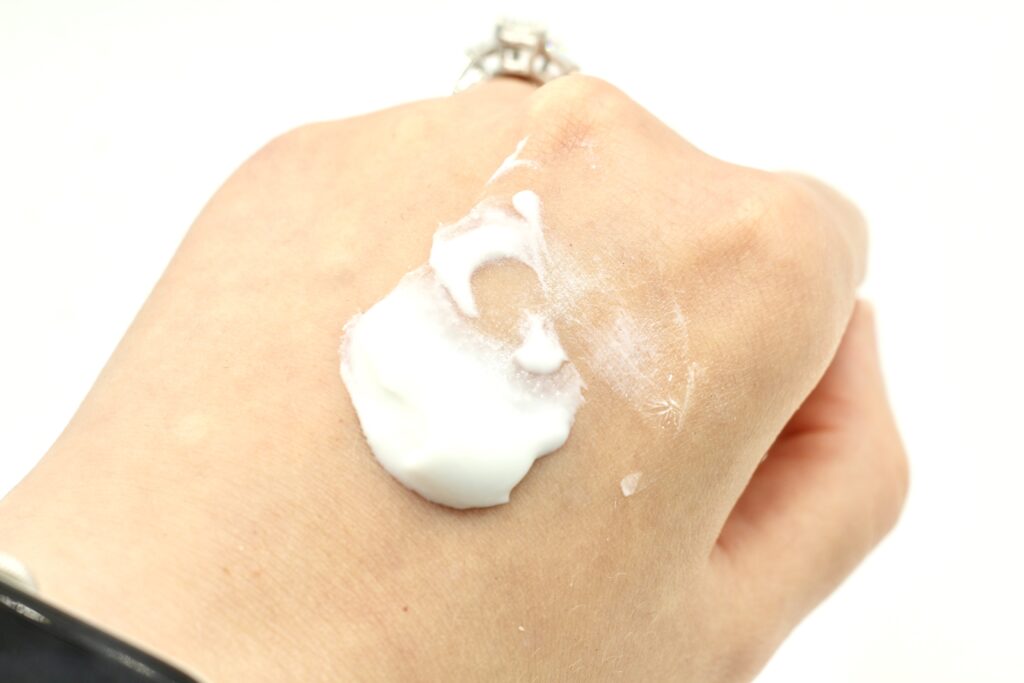Texture of Embryolisse Lait-Crème Concentré cream