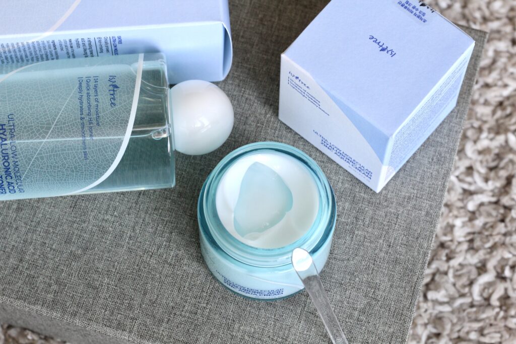 Isntree Ultra-Low Molecular Hyaluronic Acid Zinc Aqua Cream